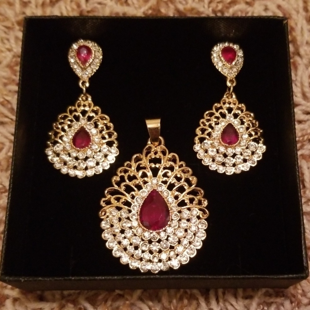 jewelry set Red crystal gold earrings & pendant